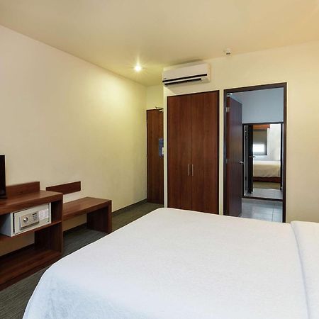 Hotel Hampton By Hilton San Juan del Río Zewnętrze zdjęcie