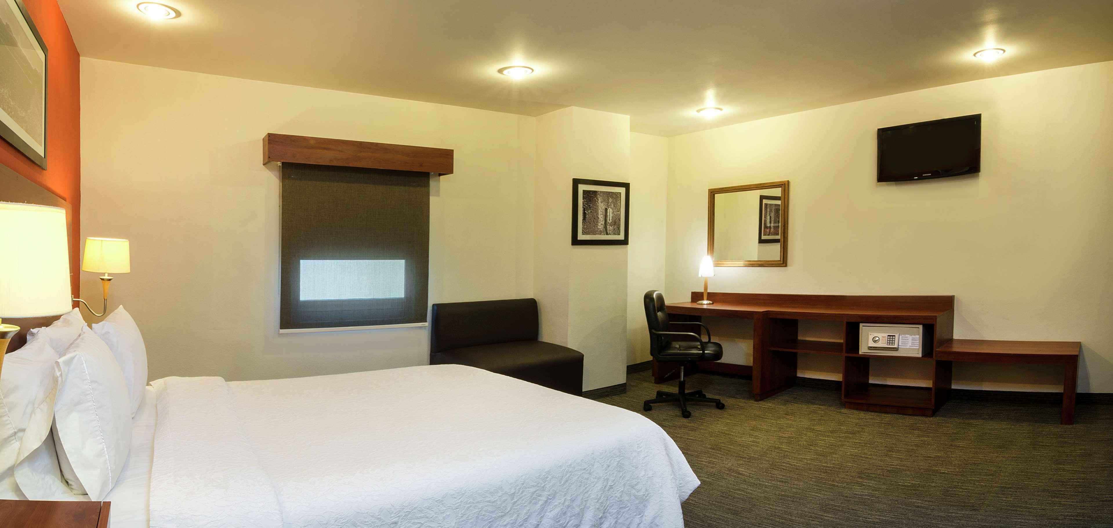 Hotel Hampton By Hilton San Juan del Río Zewnętrze zdjęcie