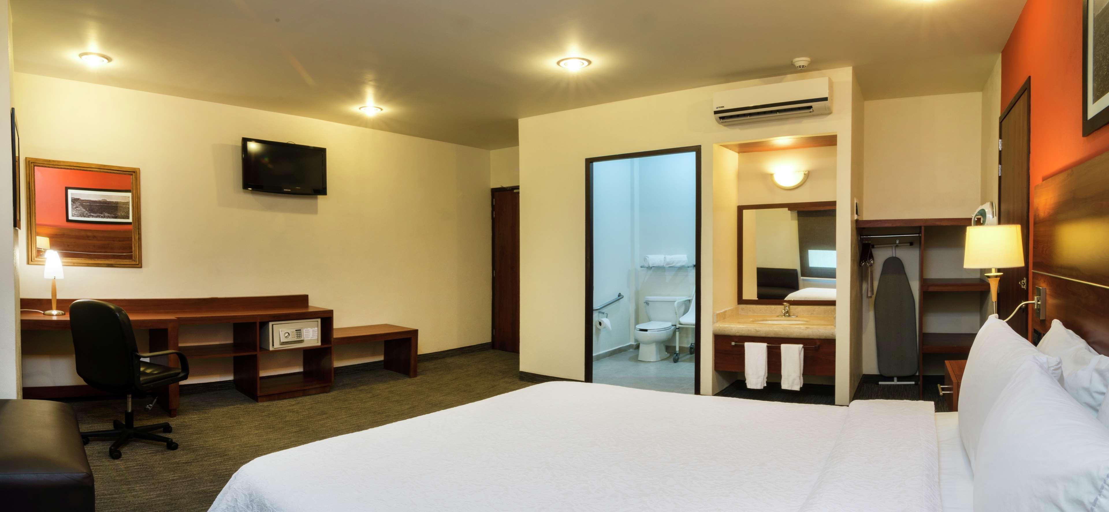 Hotel Hampton By Hilton San Juan del Río Zewnętrze zdjęcie