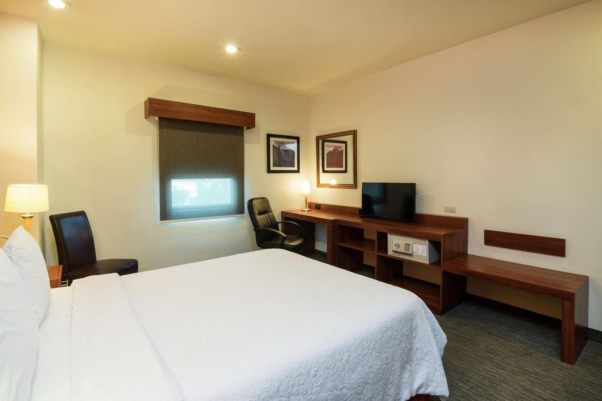 Hotel Hampton By Hilton San Juan del Río Zewnętrze zdjęcie