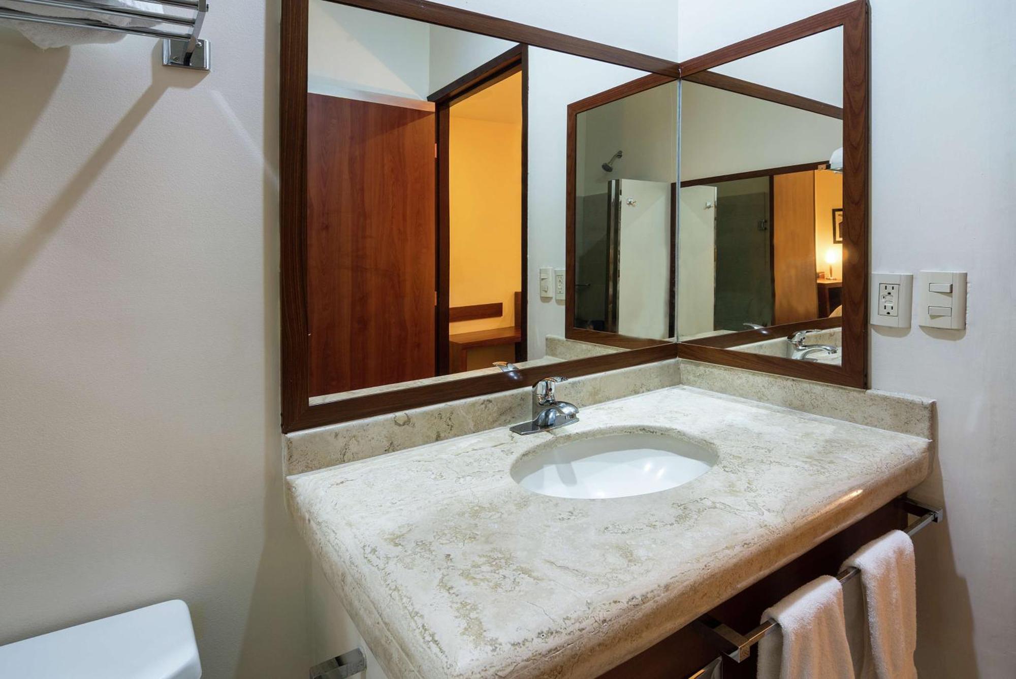 Hotel Hampton By Hilton San Juan del Río Zewnętrze zdjęcie