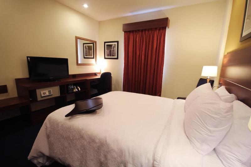 Hotel Hampton By Hilton San Juan del Río Zewnętrze zdjęcie